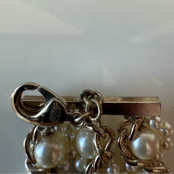 CHANEL large bracelet with pearls Authentic Retail 2200$ - Picture 8 of 10